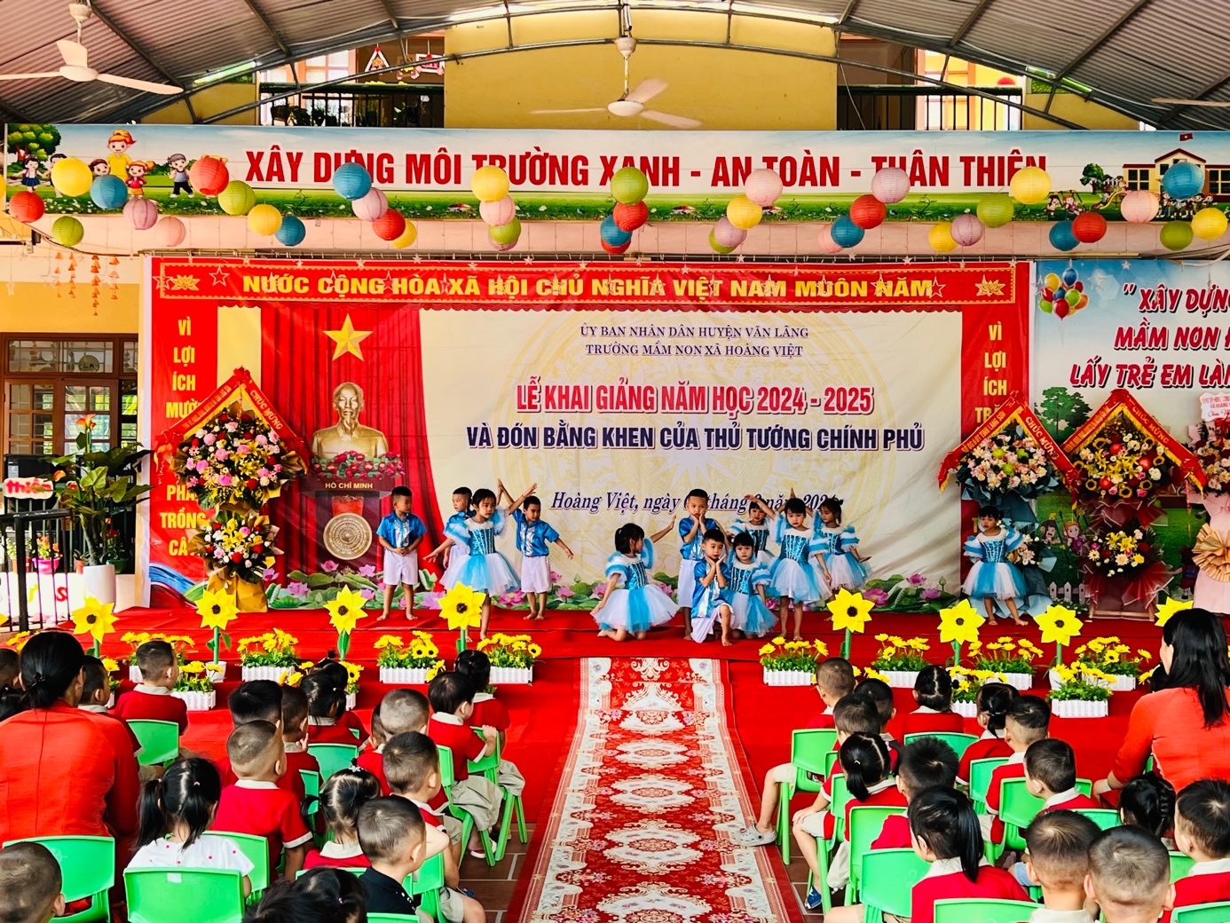 TRƯỜNG MẦM NON XÃ HOÀNG VIỆT TỔ CHỨC THÀNH CÔNG LỄ KHAI GIẢNG NĂM HỌC 2024 - 2025. ĐÓN BẰNG KHEN CỦA THỦ TƯỚNG CHÍNH PHỦ VÀ CỜ THI ĐUA CỦA UBND TỈNH